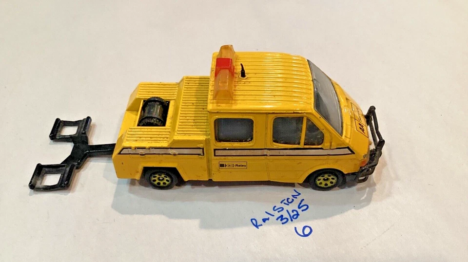 Vintage diecast Corgi AA service wrecker tow truck - Image 1 of 4