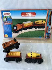 Thomas der Zug & Freunde rostig mit Bauwagen Zement und Muldenkipper 2001 - Bild 1 von 14
