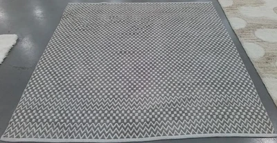 TAUPE 6'-0" x 6'-0" Flaw in Rug, Reduced Price 1172791348 BOS686E-6SQ - Image 1 of 4