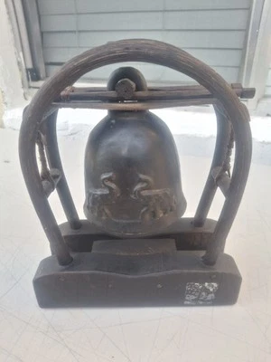 Templo budista tibetano tailandês elenco sino de elefante dobrado moldura de madeira e couro - Imagem 1 de 4