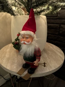 Vintage Batteriebetrieben Skifahren Musical Only Weihnachten Weihnachtsmann Figur. - Bild 1 von 6