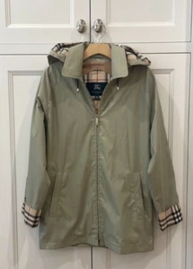 Burberry Men's/Unisex Zip Up Hooded Jacket--Pockets--Excellent Condition- XS-- - Picture 1 of 10