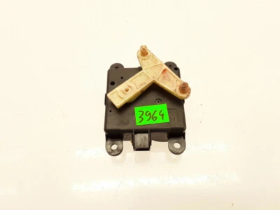 Nissan Primera P12 2004 Air heater flap actuator motor 3T040-30820 petrol 85kW - Image 1 of 4