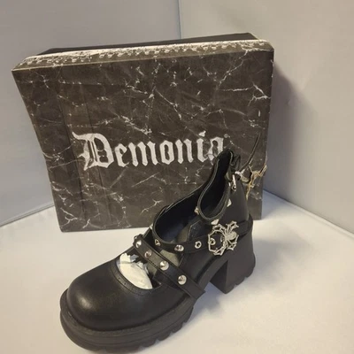 Demonia Talla 8 Nuevo Foto 1 de 2