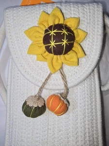 Weiße gestrickte Damen-Mini-Umhängetasche Kuriertasche Sonnenblumen Kürbisse Akzent neu mit Etikett - Bild 1 von 5
