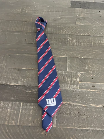 RED BLUE AND WHITE STRIPED NEW YORK GIANTS NFL TIE DC7 Cover