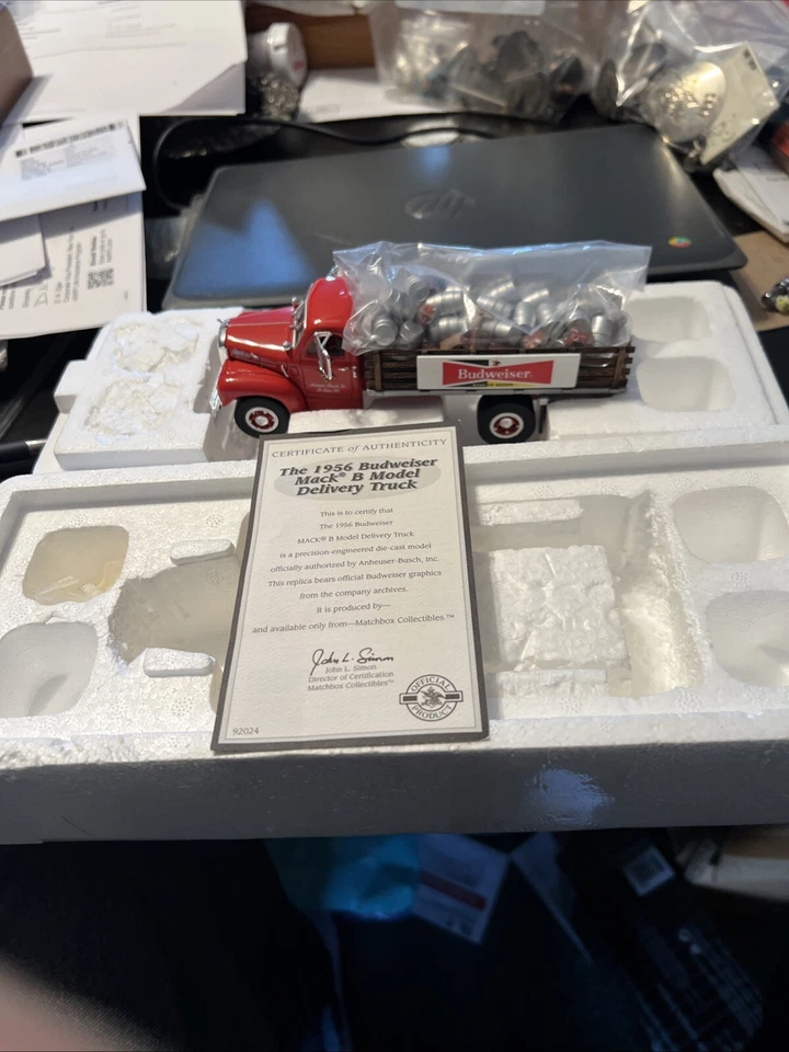 Camión de reparto Matchbox Collectibles Budweiser 1956 Mack B en caja y completo Foto 1 de 4