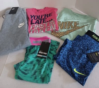 Nike Niñas "Lote de 5" Paquete. Nuevo. Niñas grandes Talla: Pequeña Foto 1 de 4