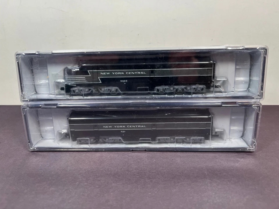 Life Like Trains N Scale 7490 Diesel Locomotive Set NYC 5002 5101 Erie Built A B - Image 1 of 4