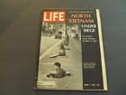 Life Apr 7 1967 Nord Vietnam assiégé ID : 59500