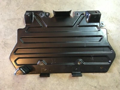 00 01 02 03 04 05 06 2000 HONDA INSIGHT MOTOR COMPUTADORA CUBIERTA SOPORTE PLACA DE APOYO Foto 1 de 3