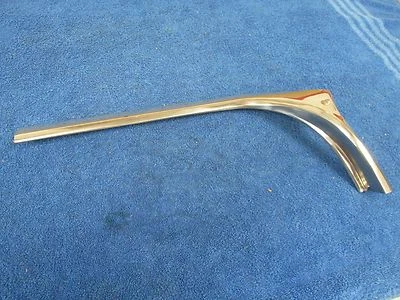 Dodge Coronet 1958-59 lado derecho exterior parabrisas moldura nos Mopar 415 Foto 1 de 4