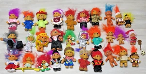 Konvolut 30 Russ & andere Marken Troll Puppen mit Kleidung - 90er Jahre - Bild 1 von 7