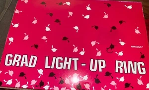 ¡Nuevo! Anillo de diamantes de plástico sellado Amscan Grad LightUp favor de fiesta 48 piezas rosa/blanco - Imagen 1 de 3