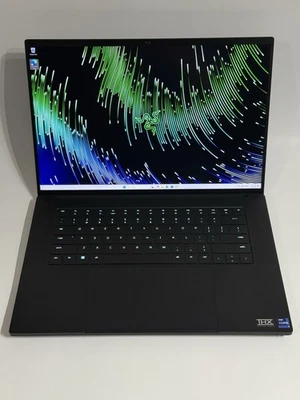 Razer Blade 16 240Hz QHD+ - 2.2 GHz i9-13950HX - 32GB RAM - 2TB SSD - RTX 4060 - Image 1 of 4