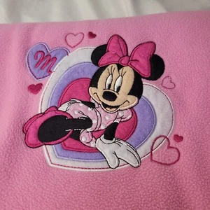 Disney Store Minnie Mouse Fleecedecke rosa mit Herzen eingestellt 50 x 64 gebraucht, in einwandfreiem Zustand - Bild 1 von 7
