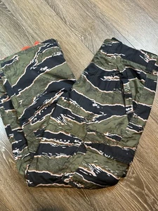 Aperture Sentry Tiger Camo Pants Mens XL Snowboard Ski Waterproof Cargo Pockets - Picture 1 of 8