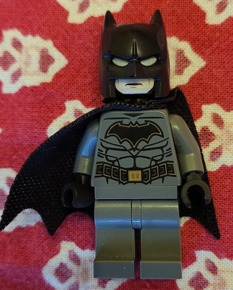 Lego Batman Minifigure Classic 2006 Light Gray Suit 7780 7779 7782 - Image 1 of 1