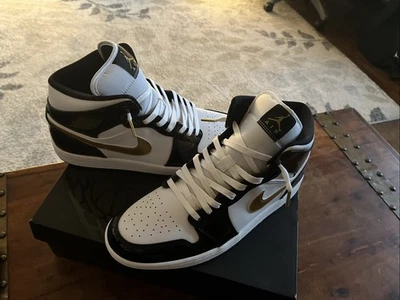 Air Jordan 1 Mid Patente Negro/Blanco Dorado 852542-007 Foto 1 de 4