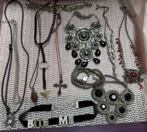 10pc LOT of Used Costume Jewelry NECKLACES GOTH STYLE Mostly Vintage - Picture 1 of 8