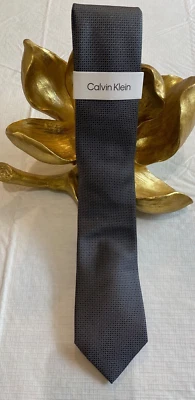 Corbata de mezcla de seda para hombre Calvin Klein ~ negra/gris ~ NUEVA PRECIO DE VENTA SUGERIDO POR EL FABRICANTE: 69,50 USD Foto 1 de 4