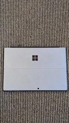 Microsoft Surface Pro 5 (2017) - Intel Core i7-7660U - 16GB RAM - 1TB SSD - 12.3 - Image 1 of 4