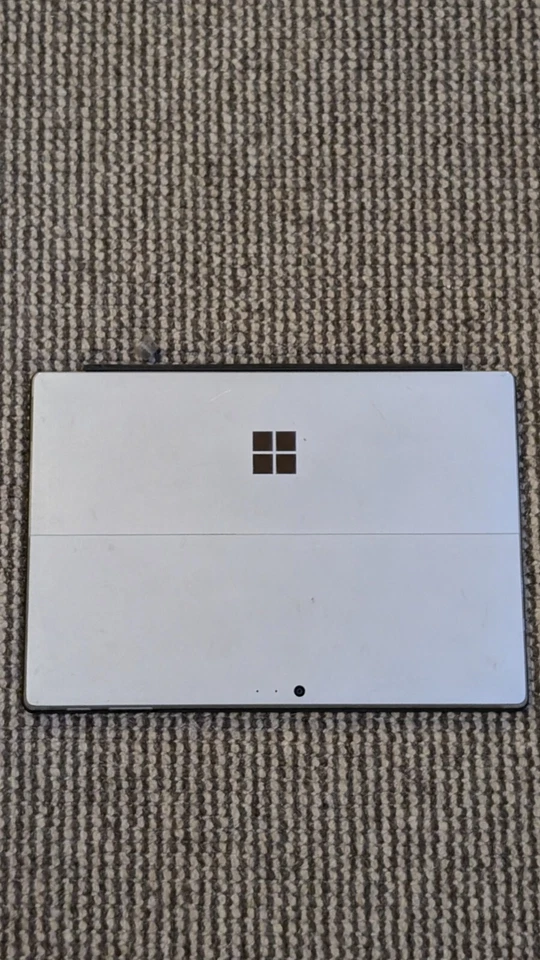 Microsoft Surface Pro 5 (2017) - Intel Core i7-7660U - 16GB RAM - 1TB SSD - 12.3 - Image 1 of 4