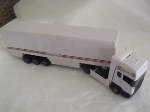 TEAMA TOYS - Tracteur SCANIA avec remorque " POLICE " 30 cm - Imagen 1 de 5