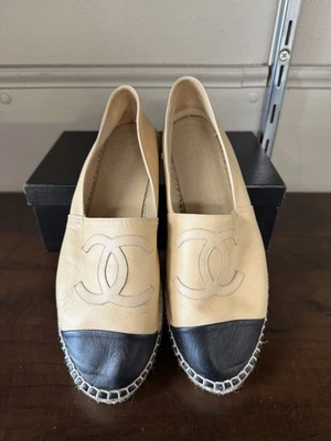 Chanel Lambskin CC Logo Espadrilles Flats Size 41 - Image 1 of 4