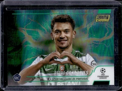 2021 Stadium Club Chrome UEFA Pedro Goncalves RC Green/Yellow Refractor #/125 - Image 1 of 2