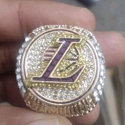 LAKERS⭐NOVO ESTILO 2020 COLECIONADORES LEMBRANÇA BASQUETE🏀TAMANHO 11 ANEL DE FÃ!🏆 - Imagem 1 de 4