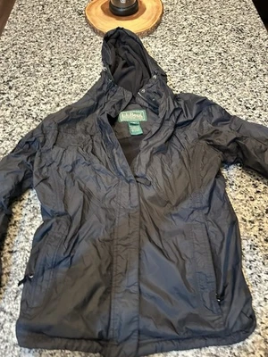 L.L Bean Women’s Windbreaker Size Medium - Image 1 of 2