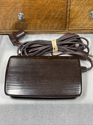 VINTAGE SINGER SEWING MACHINE FOOT PEDAL SPEED CONTROL CR301 Part 618811-007 - Image 1 of 4