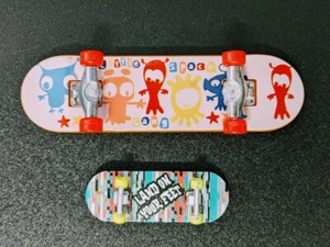 LAND ON YOUR FEET / LITTLE SPACE GANG Fingerboard Skateboard Handboard, Set of 2 - Picture 1 of 8