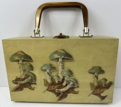 Cartera Caja Madera Original MCM 60 De Colección con Diseño de Setas y Mango Lucite Usada en Excelente Condición Foto 1 de 4