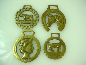ANTIQUE BRASS HORSE HARNESS BRASS MEDALLIONS QUEEN ELIZABETH JERSEY TAURUS - Bild 1 von 6