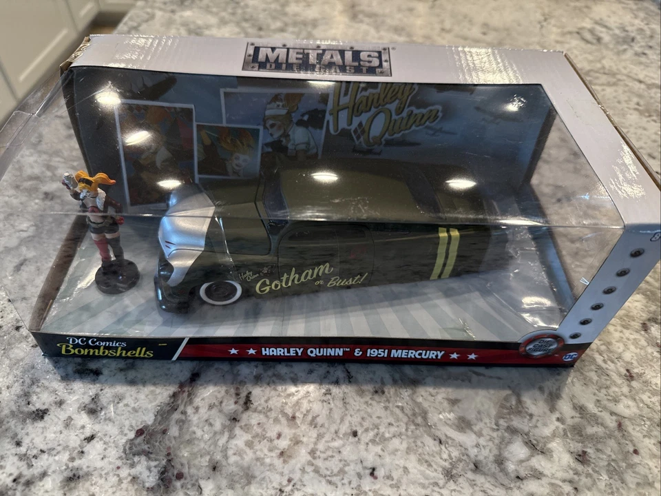 DC Comics Bombshells Harley Quinn 1951 Mercury Diecast 1:24 Jada Toys - Image 1 of 4