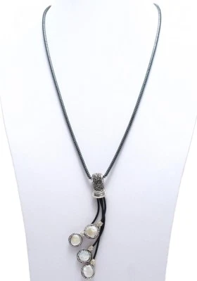 Collar colgante y cuero genuino de hematita, perlas de agua dulce y circonita cúbica de 3,22 quilates Foto 1 de 2