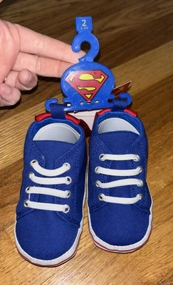 Superman Niños Talla Bebé 6-9 Meses Zapatos Tenis Azul/Rojo Con Capa Nuevo con Etiquetas Foto 1 de 4