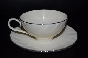 Copa y platillo remolino Lenox Weatherly borde platino NUEVO - Imagen 1 de 3