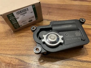 Jaguar XE XF F-Pace 2.0 AJ21D4 NUEVO actuador de escape activo genuino t2R50300 5G2 - Imagen 1 de 8