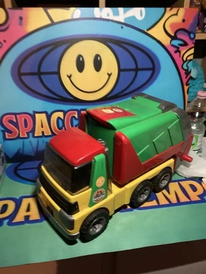 BRUDER 1:16 CAMION TRASPORTO RIFIUTI RIBALTABILE  20002 - Immagine 1 di 4