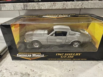 Mustang Shelby GT-350 1967 American Muscle 1/18 de colección Foto 1 de 4