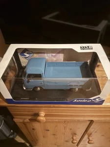 + VOLKSWAGEN VW T2 a Pick up Modellauto blau 1:18 Solido S1809403 - Bild 1 von 3
