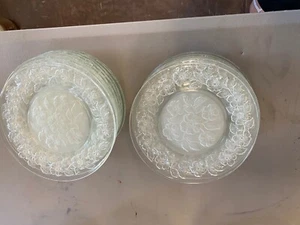 Set of 16 rare, vintage, 1960's flowered etched glass plates - Picture 1 of 2