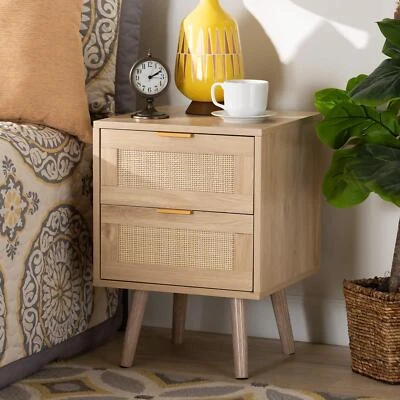 Mesita de noche Baird roble claro acabado madera y ratán 2 cajones beige Foto 1 de 4