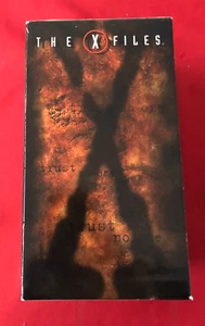 THE X-FILES LOT OF 3 VHS Box Set Season 2 6 episodes. 1996 Little Green++ - Picture 1 of 2
