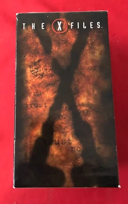 THE X-FILES LOT OF 3 VHS Box Set Season 2 6 episodes.  1996 Little Green++ - Image 1 of 2