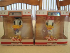 JADA TOYS METALFIGS DISNEY DONALD DUCK & DAISY DUCK--NEW--UNOPENED - Picture 1 of 9