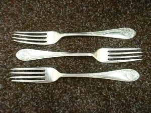 DREI ANTIKE 'JUGENDSTIL' VERSILBERTE SPEISEGABELN, von 'POTTER' OF SHEFFIELD - Bild 1 von 6